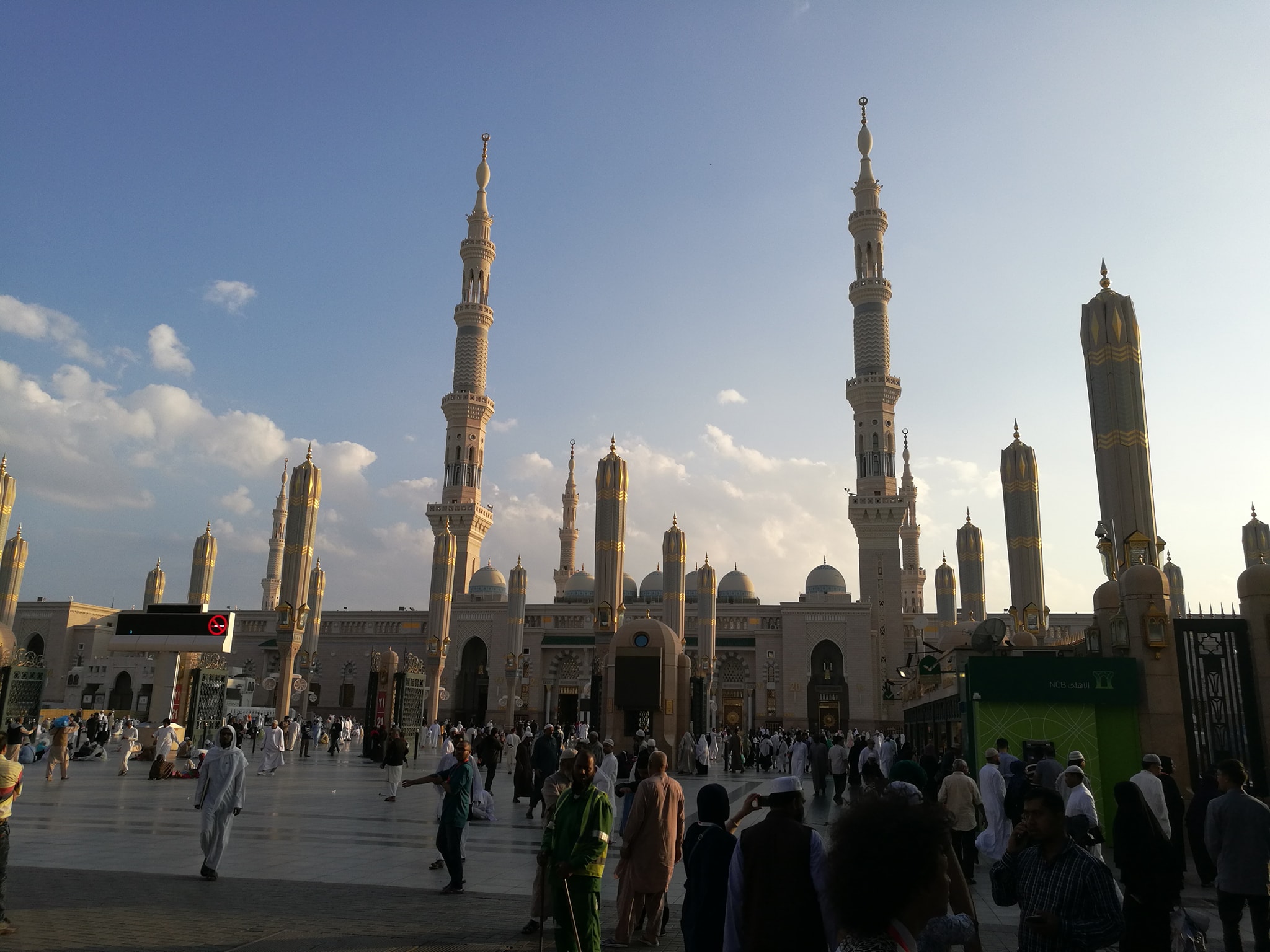 Looks so beautiful when you entire in Masjid Nabawi