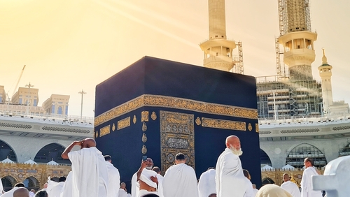 10 Nights Deluxe Umrah Package