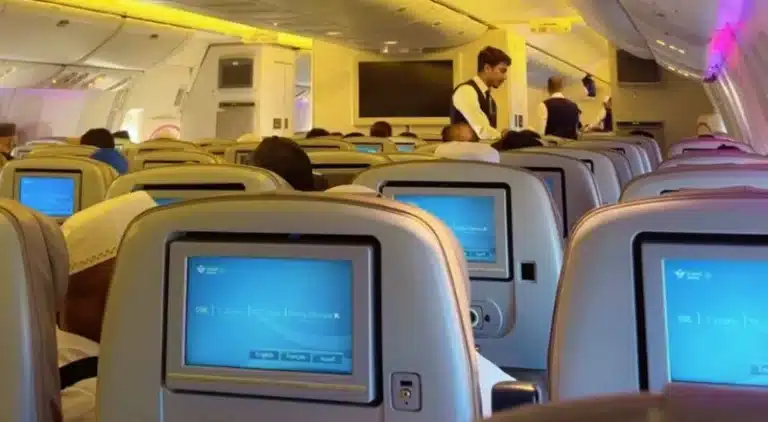 10 Tips to Consider When Booking Hajj Flights 2025